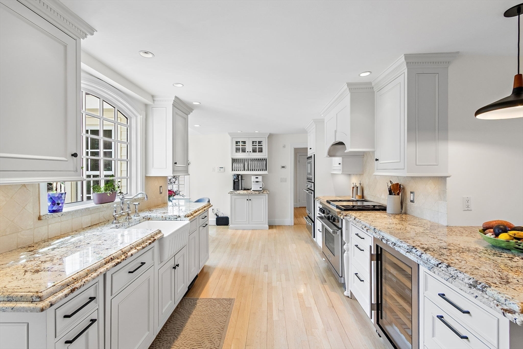 32 Pickwick Road Newton, MA 02465 - Photo 11 of 42