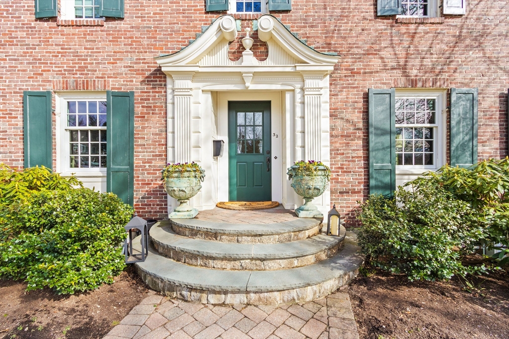 32 Pickwick Road Newton, MA 02465 - Photo 2 of 42