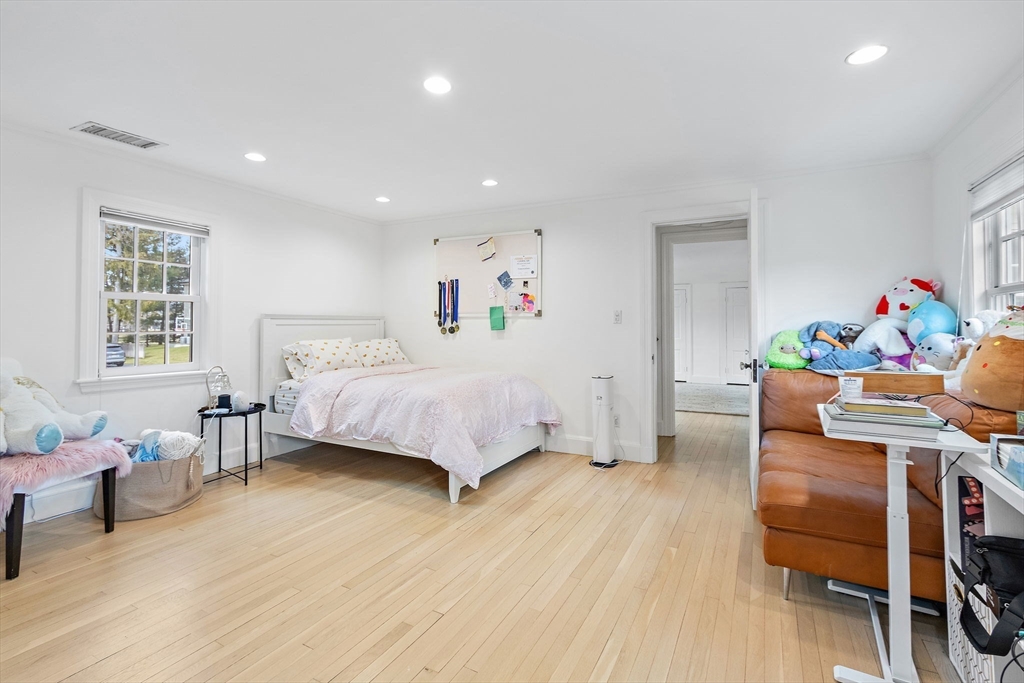 32 Pickwick Road Newton, MA 02465 - Photo 29 of 42