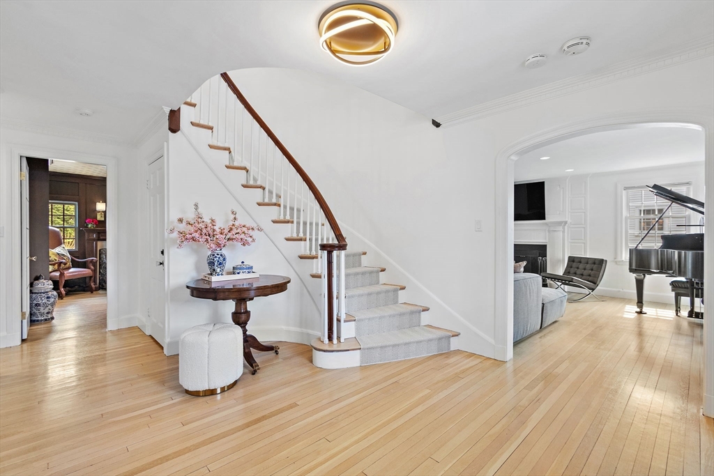 32 Pickwick Road Newton, MA 02465 - Photo 7 of 42