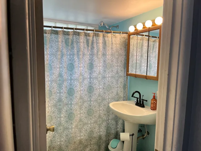 $199,900 | 220 West Raye Drive, Chicago Heights, IL 60411