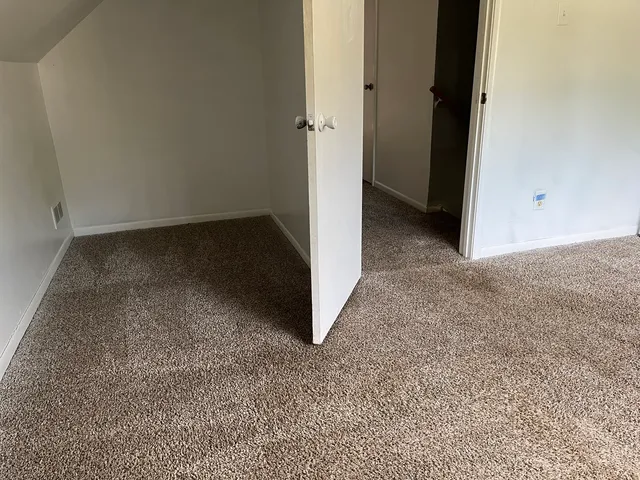 $199,900 | 220 West Raye Drive, Chicago Heights, IL 60411