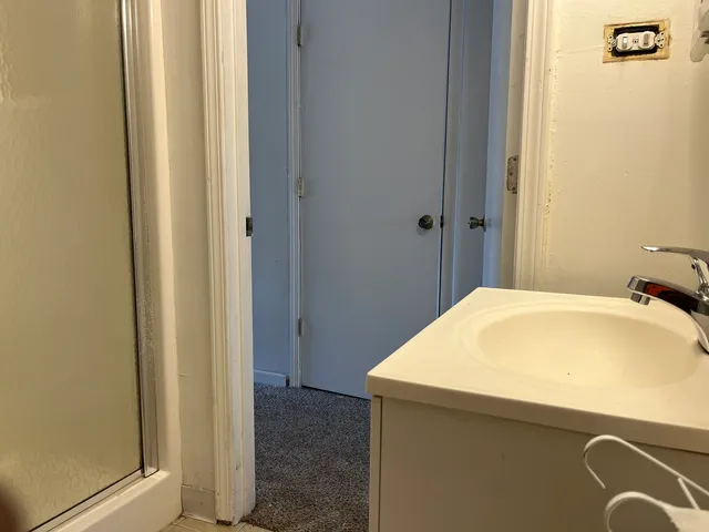 $199,900 | 220 West Raye Drive, Chicago Heights, IL 60411