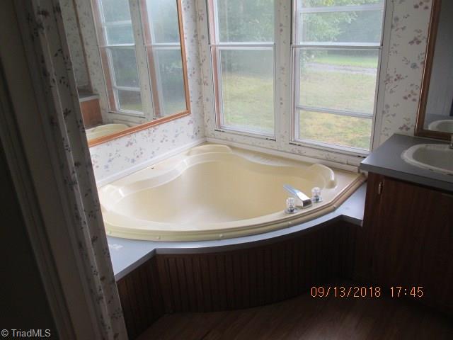 702 Comer Road Stoneville, NC 27048 - Photo 5 of 8 Gallery Image 5