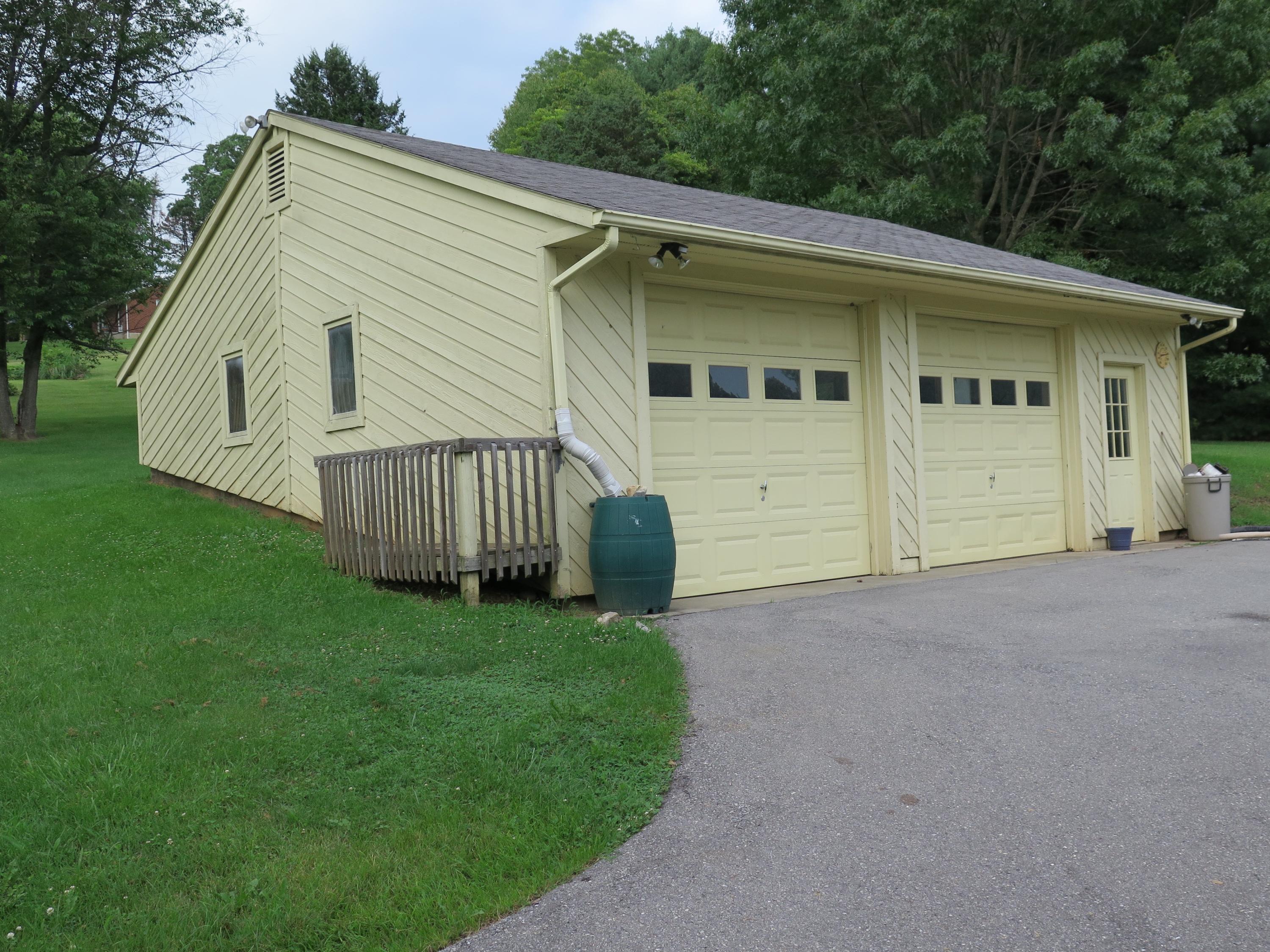 62 Mountain View Road Troutville, VA 24175 - Photo 6 of 49 62MtnView - 2