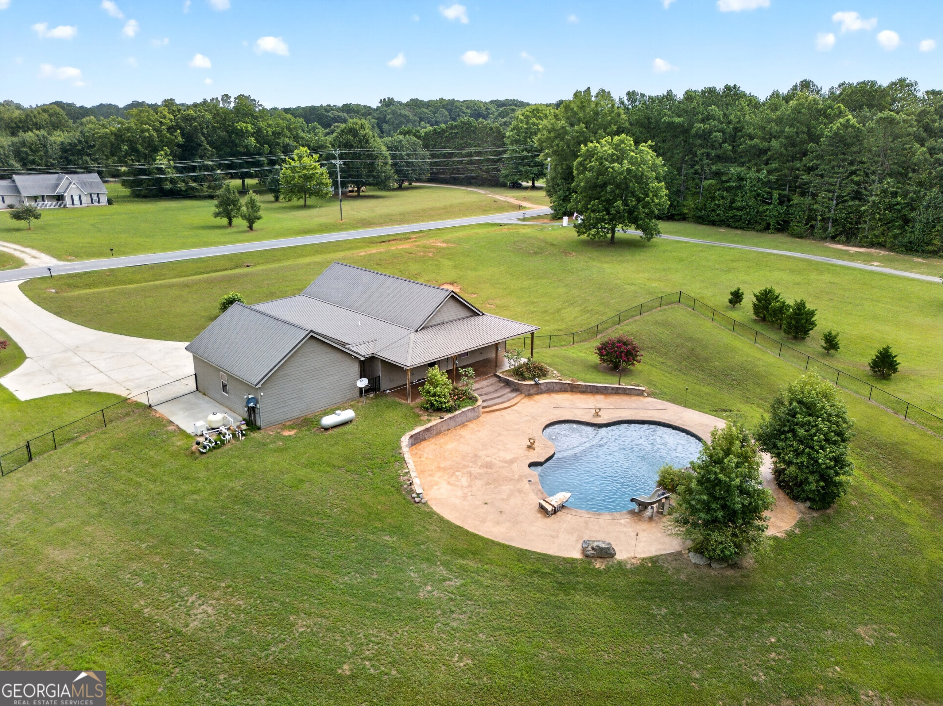 1723 Drew Allen Road Williamson, GA 30292 - Photo 10 of 49