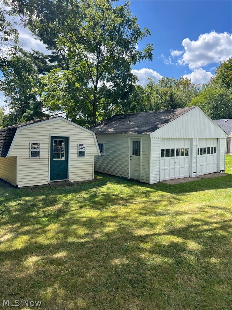 41345 Griswold Road Elyria, OH 44035 - Photo 3 of 33