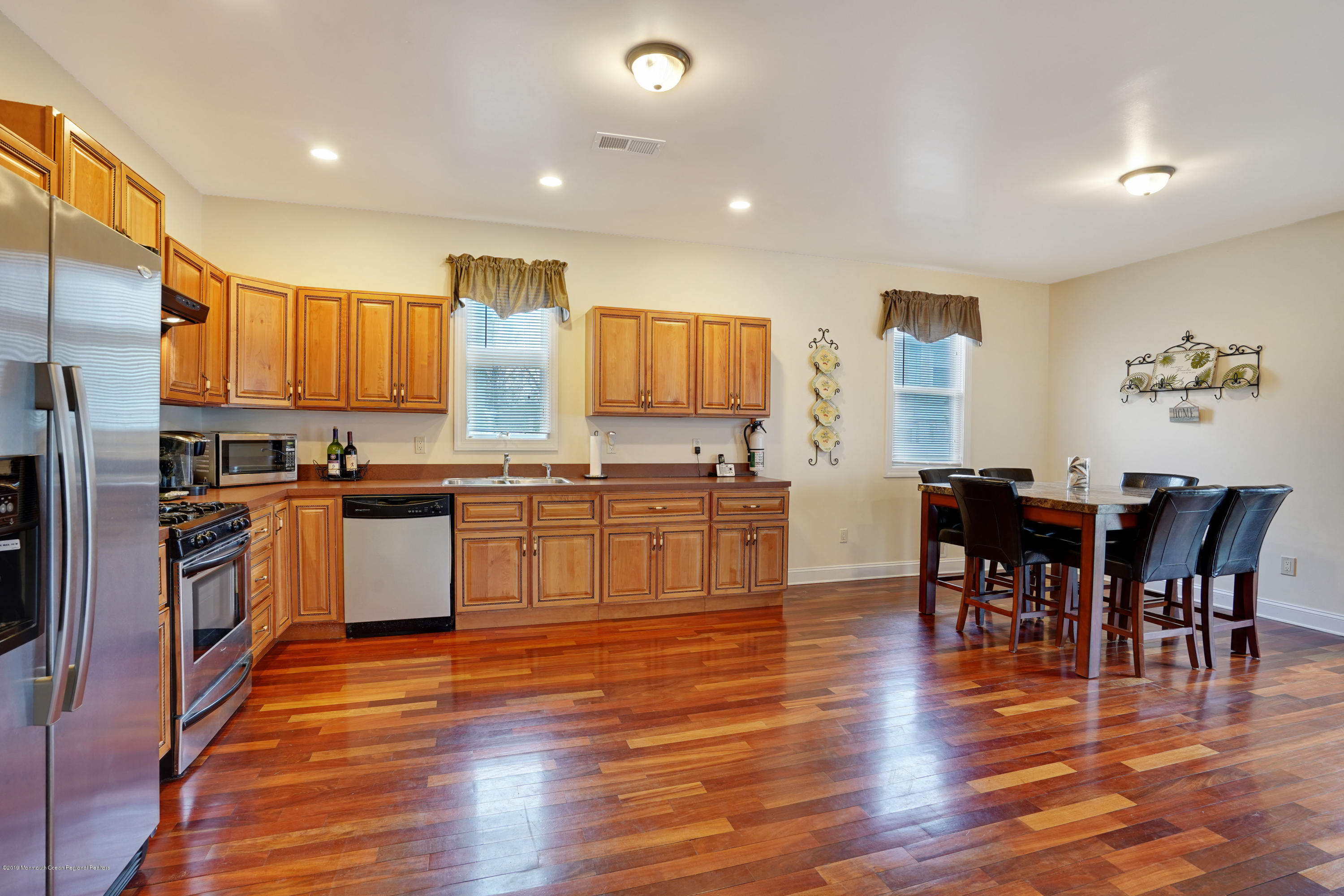 715 Maplewood Road Point Pleasant, NJ 08742 - Photo 2 of 37 019_mjb00066-mjb00070