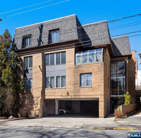$599,000 | 319 Gorge Road, Unit 6, Cliffside Park, NJ 07010