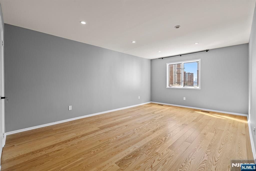 319 Gorge Road, Unit 6 Cliffside Park, NJ 07010 - Photo 18 of 25