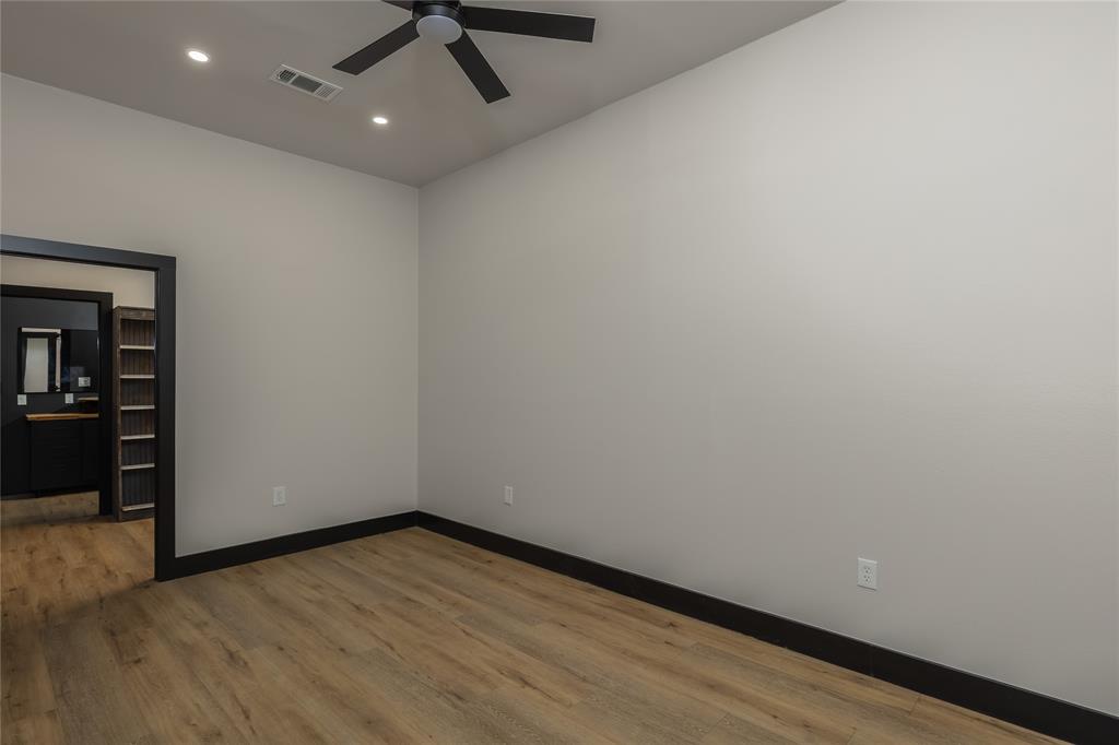 2015 Dobbs Valley Road Mineral Wells, TX 76067 - Photo 17 of 40