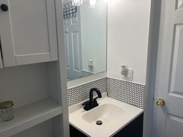 $2,400 | 7 Metroview Court, Ann Arbor, MI 48108