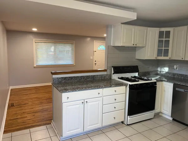 $2,400 | 7 Metroview Court, Ann Arbor, MI 48108