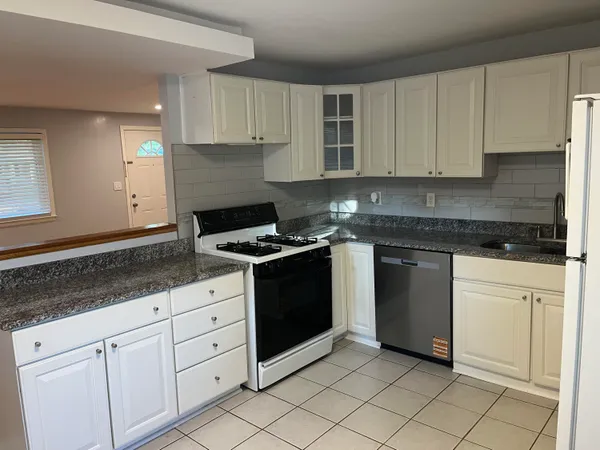 $2,400 | 7 Metroview Court, Ann Arbor, MI 48108