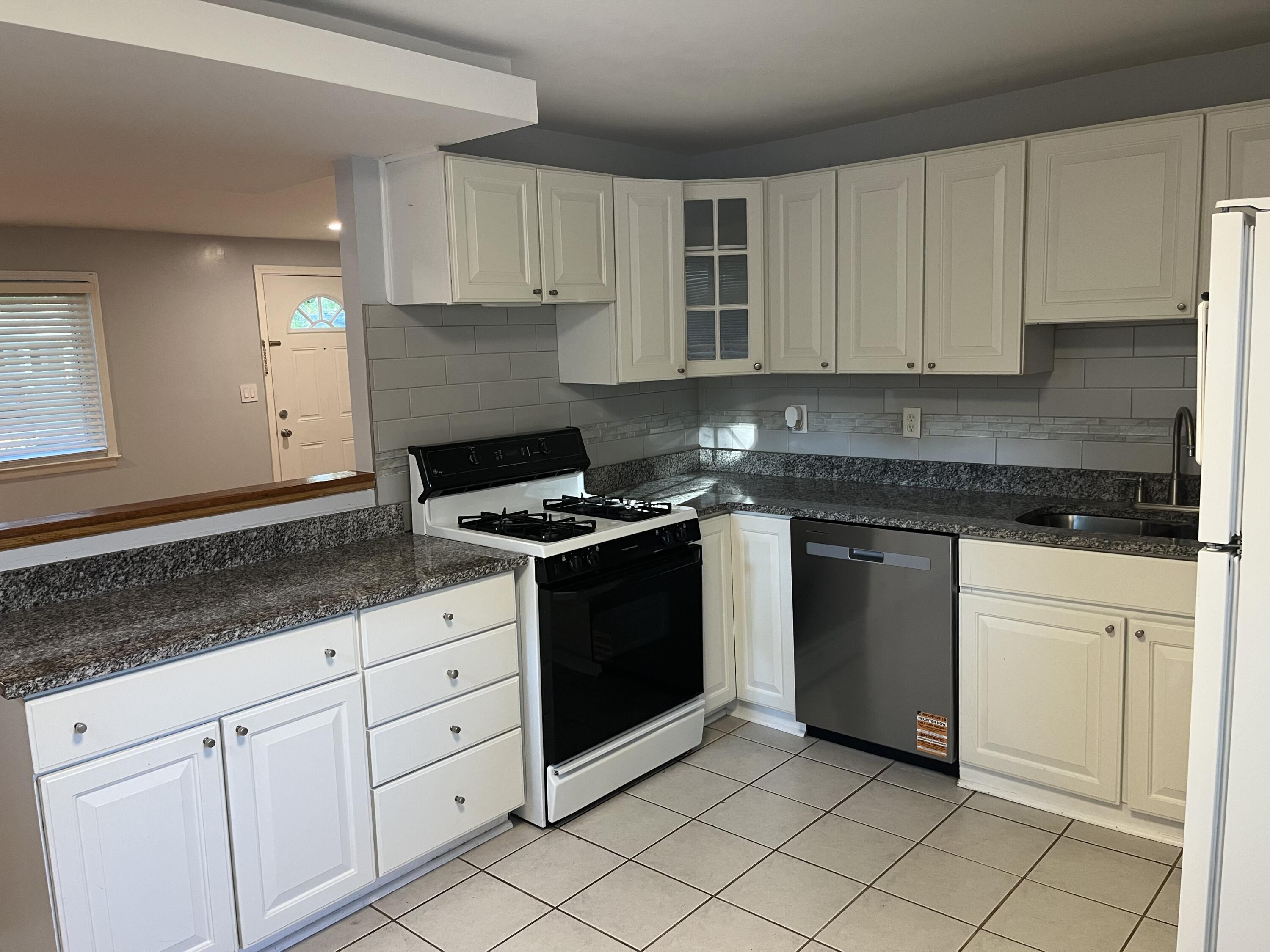 7 Metroview Court Ann Arbor, MI 48108 - Photo 7 of 25 IMG_6550