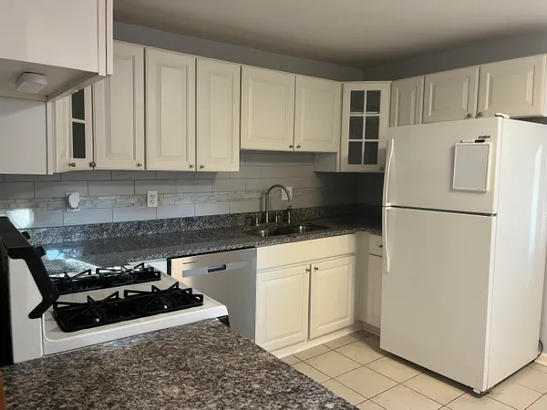 $2,400 | 7 Metroview Court, Ann Arbor, MI 48108