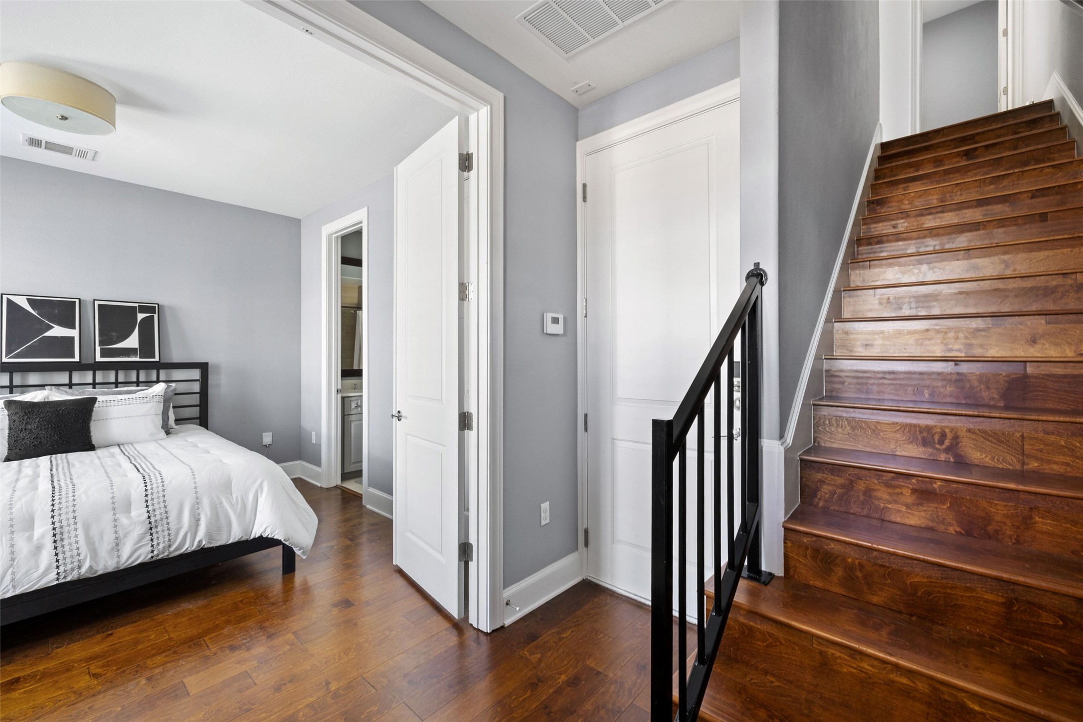 1023 Juniper Street Austin, TX 78702 - Photo 8 of 40