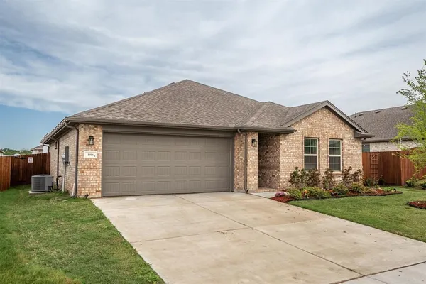 $315,000 | 1406 Quail Crk Drive, Cleburne, TX 76033