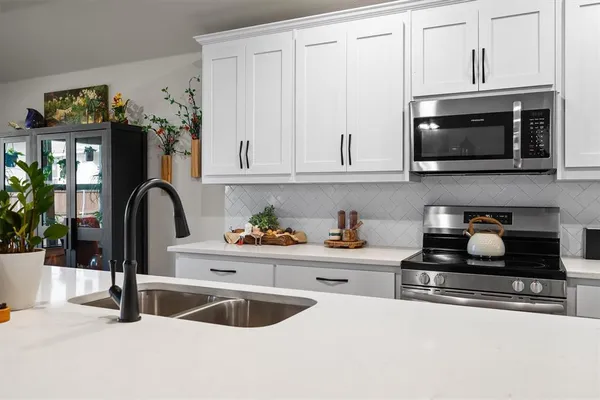 $315,000 | 1406 Quail Crk Drive, Cleburne, TX 76033