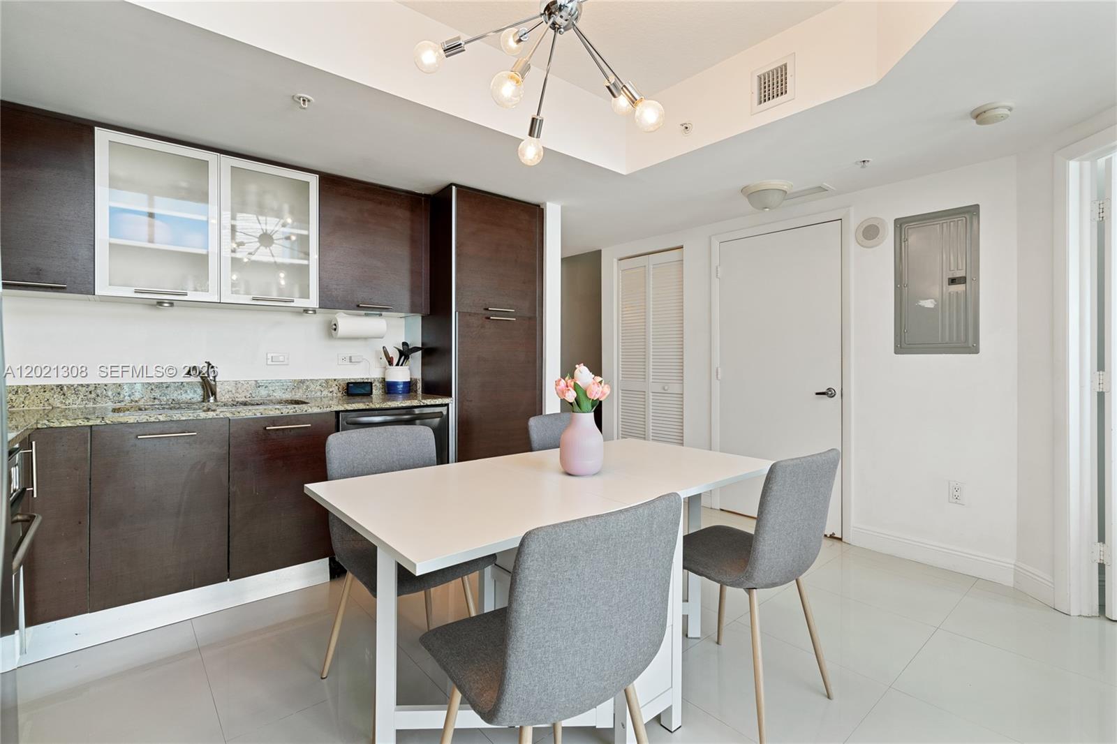 41 Southeast 5th Street, Unit 1609 Miami, FL 33131 - Photo 7 of 41