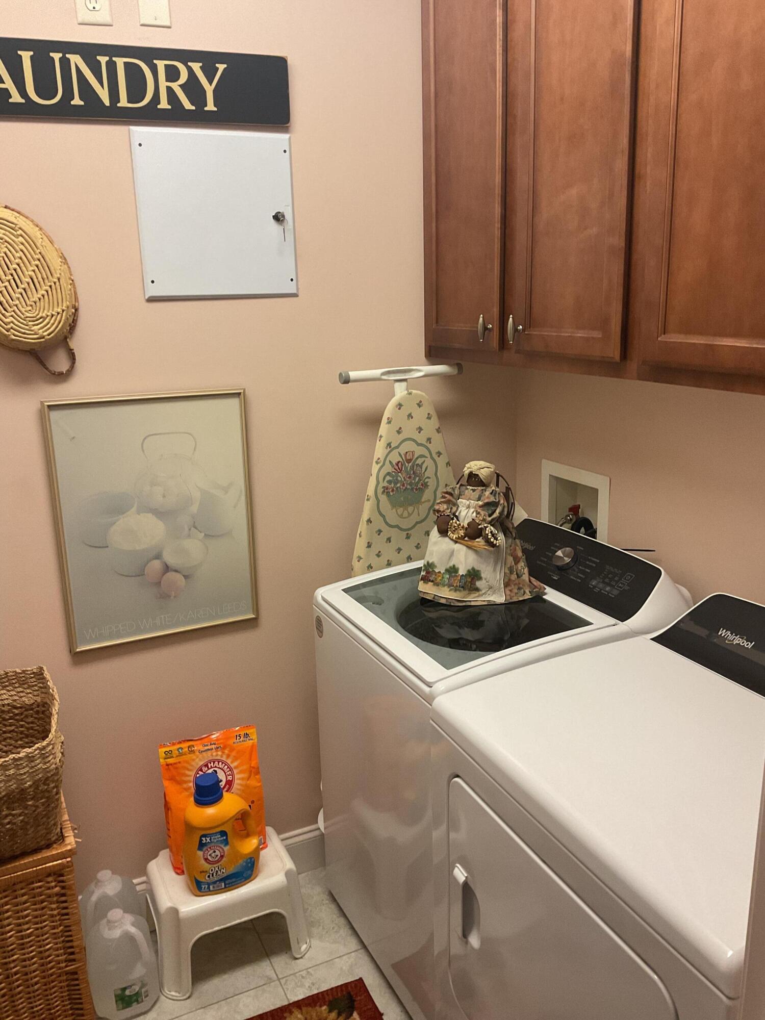 55 Derby Downs Circle Niceville, FL 32578 - Photo 34 of 34 a utility room with dryer and washer