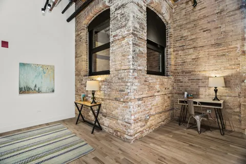$6,995 | 153 West Ohio Street, Unit 104, Chicago, IL 60654