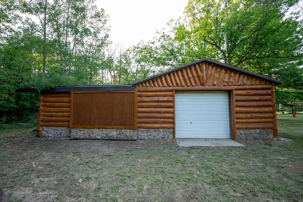 $4,150,000 | 404 Barry Drive, Alger, MI 48610