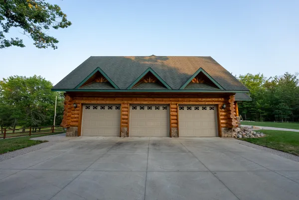 $4,150,000 | 404 Barry Drive, Alger, MI 48610