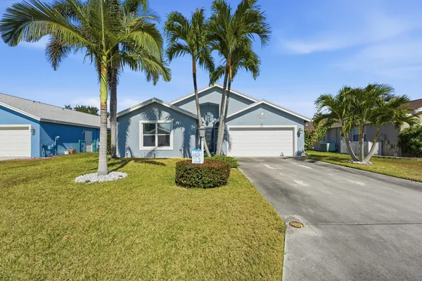 $495,000 | 2811 Southwest Mustang Terrace, Stuart, FL 34997