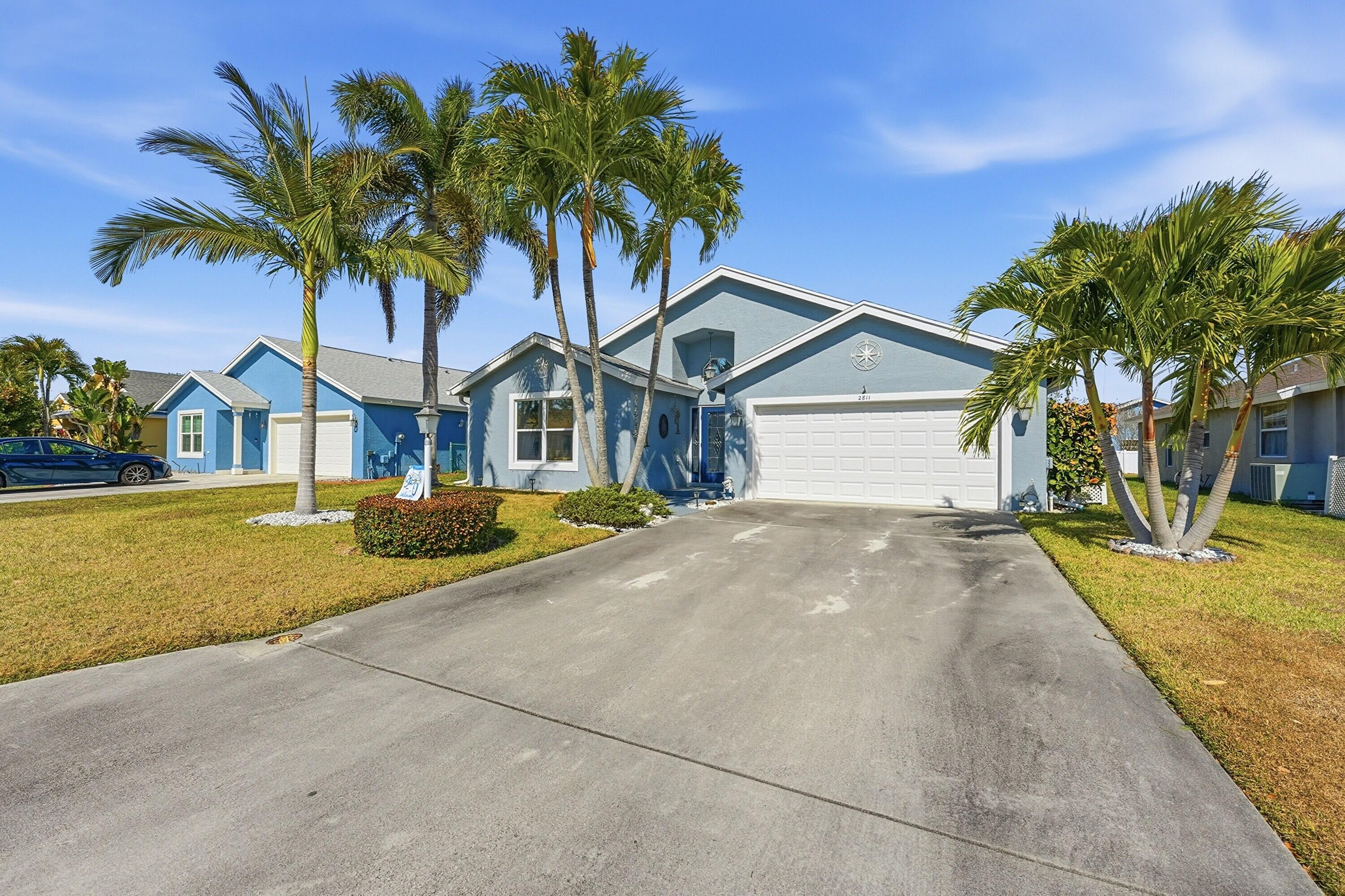 2811 Southwest Mustang Terrace Stuart, FL 34997 - Photo 3 of 52 03_dsc05899