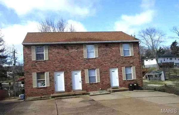 $1,300 | 3865 Crest Cir Drive, Arnold, MO 63010