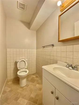 $1,300 | 3865 Crest Cir Drive, Arnold, MO 63010