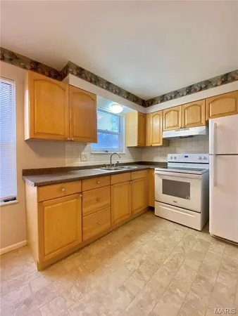 $1,300 | 3865 Crest Cir Drive, Arnold, MO 63010