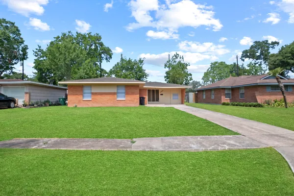 $1,695 | 8410 Bob White Drive, Houston, TX 77074