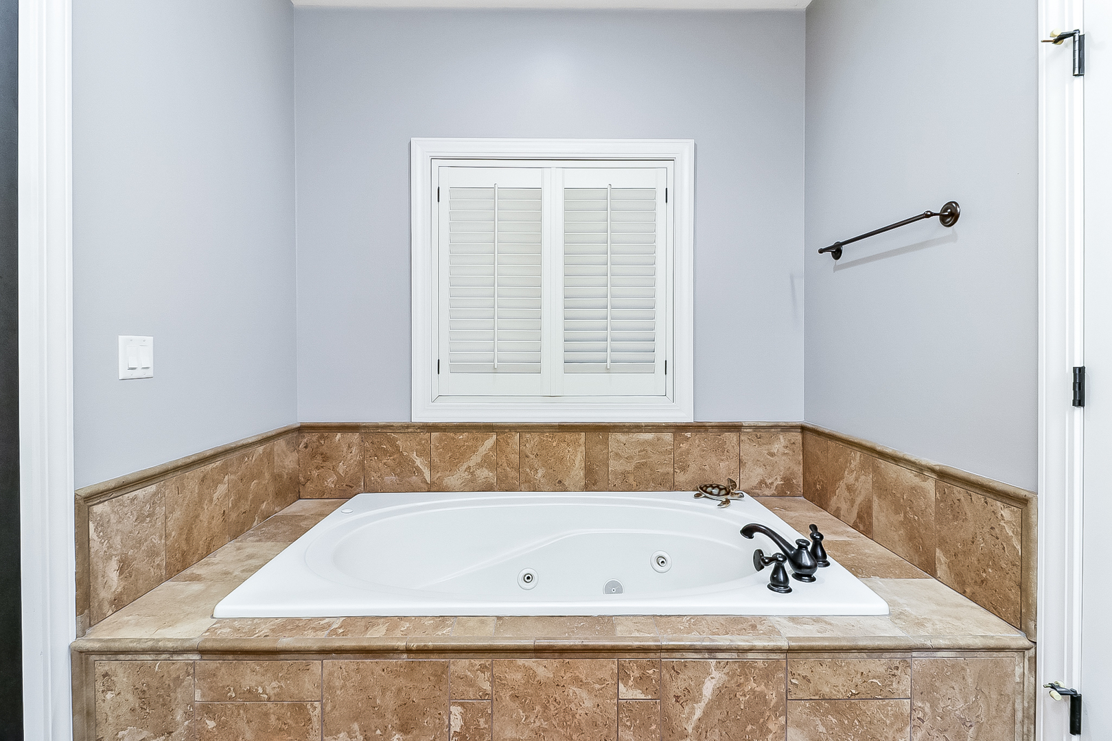 5108 Londonderry Road Bloomington, IL 61705 - Photo 18 of 37 Gallery Image 18
