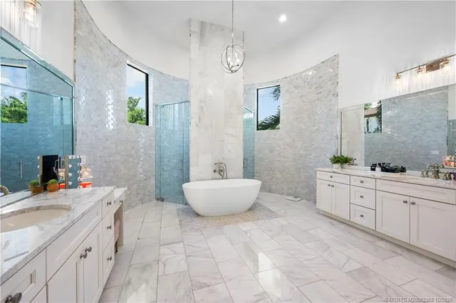 $4,850,000 | 1000 Northeast Wright Avenue, Jensen Beach, FL 34957