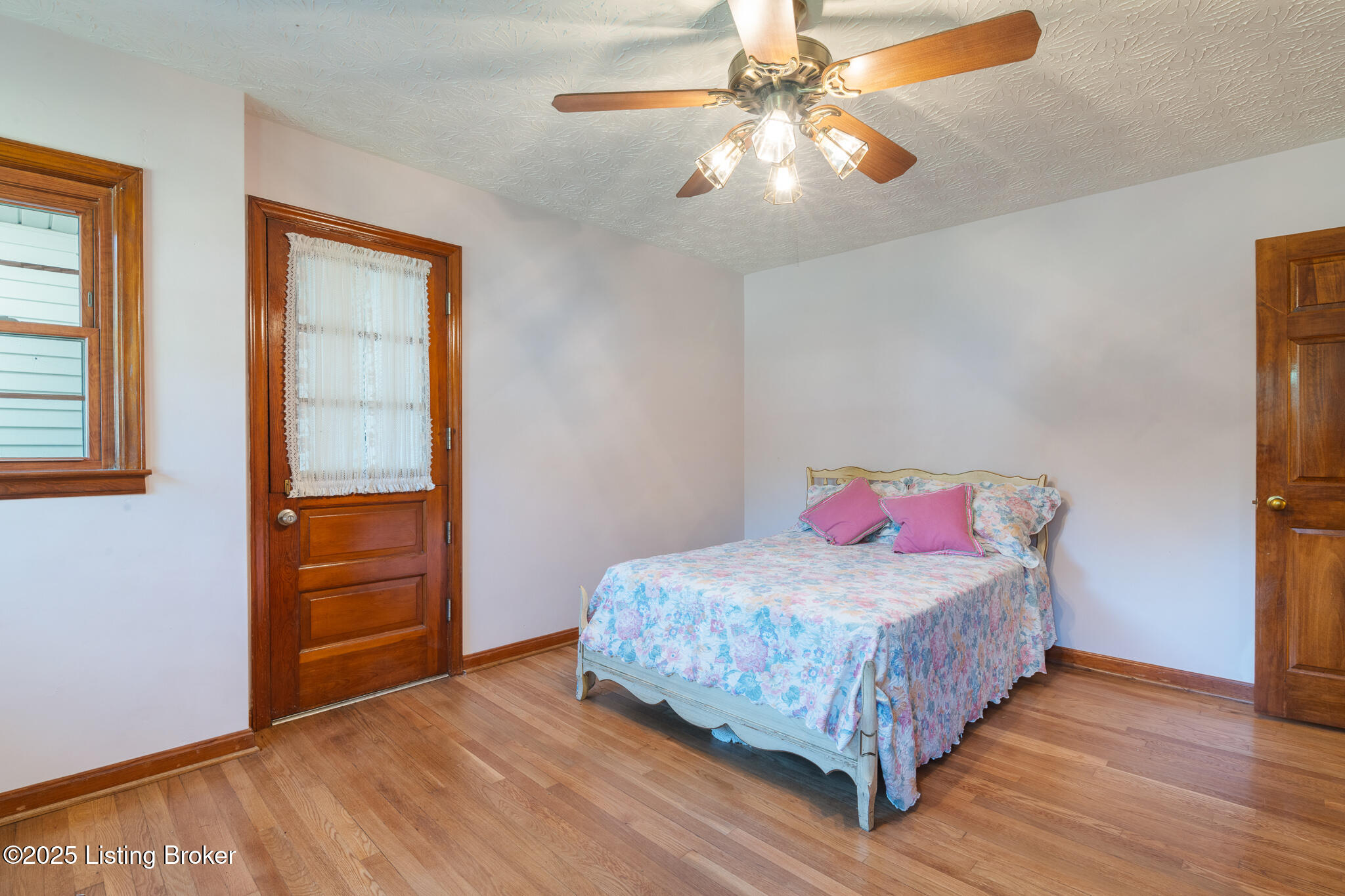 5607 Blevins Gap Road Louisville, KY 40272 - Photo 27 of 81 5607 Blevins Gap Rd-43