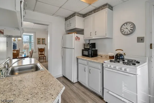 $399,900 | 6 Lakeview Avenue, Budd Lake, NJ 07828