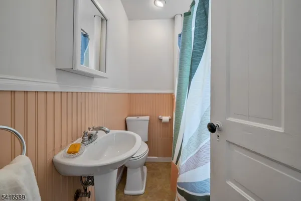 $399,900 | 6 Lakeview Avenue, Budd Lake, NJ 07828