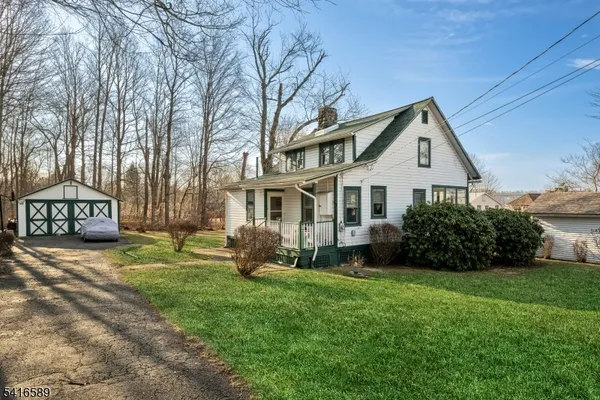 $399,900 | 6 Lakeview Avenue, Budd Lake, NJ 07828