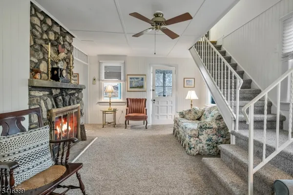 $399,900 | 6 Lakeview Avenue, Budd Lake, NJ 07828