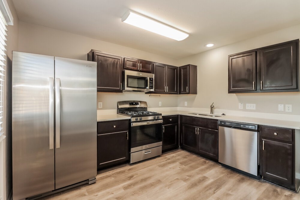 3102 Same Way Houston, TX 77339 - Photo 8 of 17