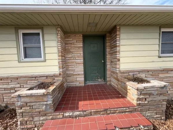 $350,000 | 136 Highway 13, Warrensburg, MO 64093