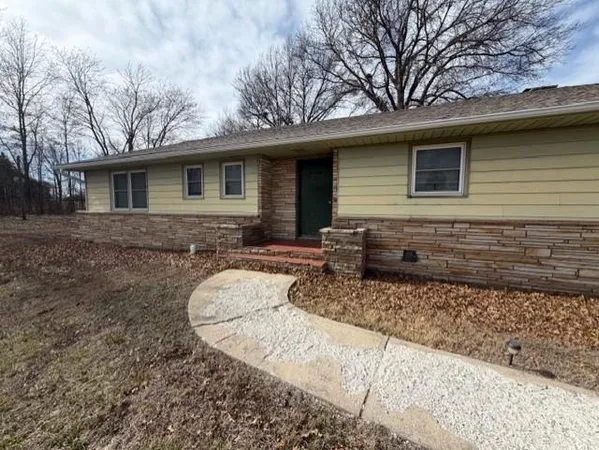$350,000 | 136 Highway 13, Warrensburg, MO 64093