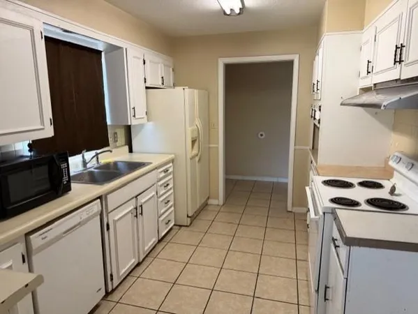 $350,000 | 136 Highway 13, Warrensburg, MO 64093