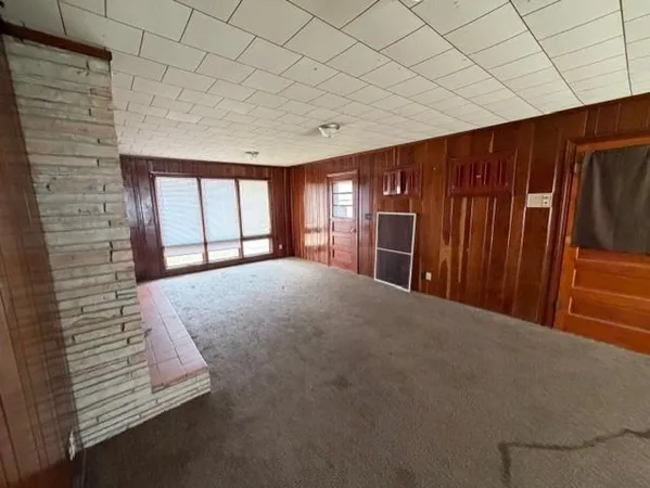 $350,000 | 136 Highway 13, Warrensburg, MO 64093