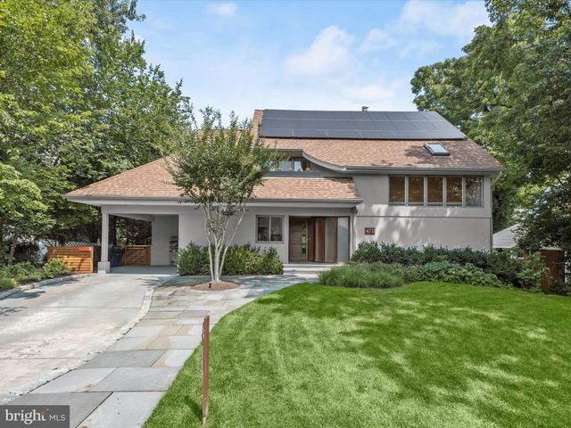 $1,700,000 | 4711 24th Road North, Arlington, VA 22207