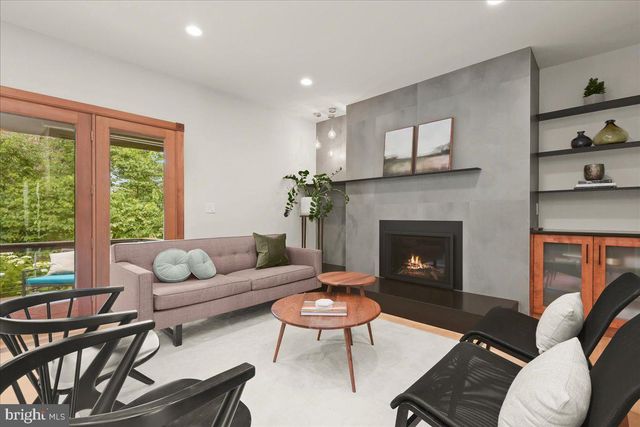 $1,700,000 | 4711 24th Road North, Arlington, VA 22207