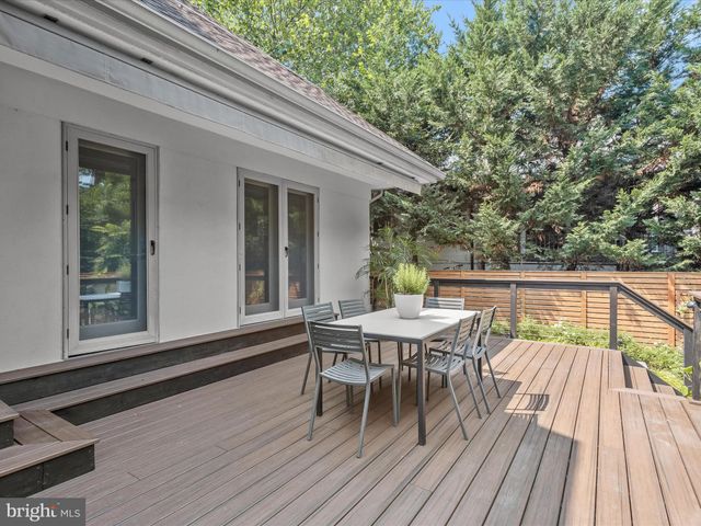 $1,700,000 | 4711 24th Road North, Arlington, VA 22207