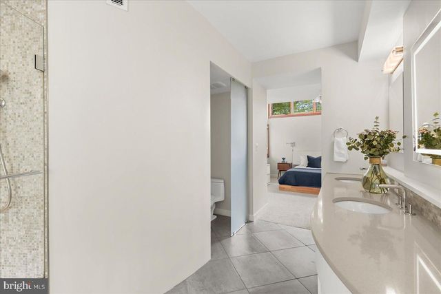 $1,700,000 | 4711 24th Road North, Arlington, VA 22207